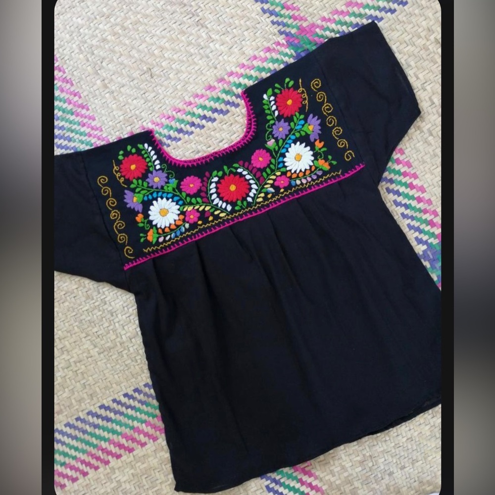 Mexican embroidery handmade blouse size medium nwot